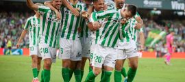 Los jugadores del verdiblanco celebran el primer tanto de Gio Lo Celso.